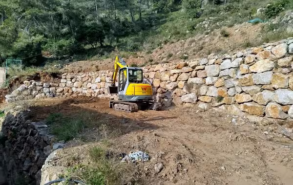 Excavaciones en Vallirana: Excavaciones Laron