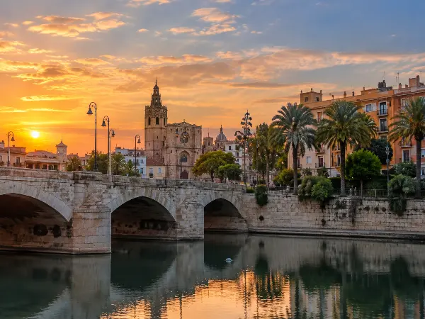 Directorio de empresas de Valencia: guía de negocios y comercios